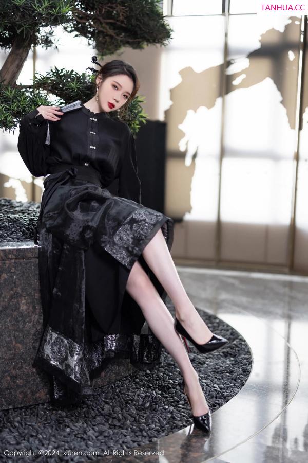 梦心玥  [XiuRen]高清写真图 2024.04.28 No.8465 梦心玥 修长美腿第56张图片